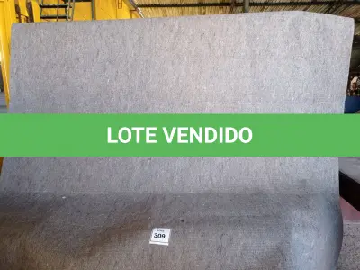LOTE 309 - 01 CARPETE CINZA E AZUL ACÚSTICO (RUG). (NO ESTADO EM QUE SE ENCONTRA. SUJEITO A AVARIAS OCULTAS/VISÍVEIS.) SEM TAG
