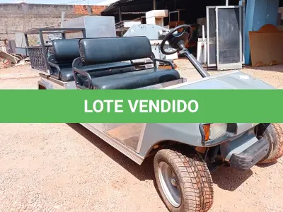 LOTE 325 - 01 CARRINHO DE GOLFE CLUB CAR TRANSPORTER 4. (NO ESTADO) (GOLF CART) (WITHOUT KEYS) (NO ESTADO EM QUE SE ENCONTRA. SUJEITO A AVARIAS OCULTAS/VISÍVEIS.) AV9495Y