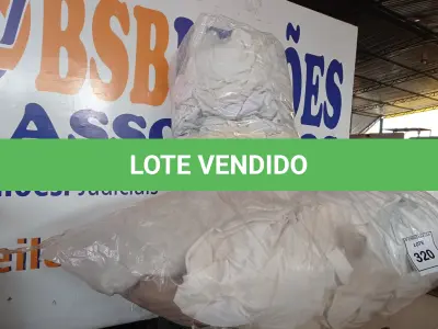 LOTE 320 - 01 LOTE COM 20 CORTINAS DIVERSAS (SACKS WITH CURTAINS). (NO ESTADO EM QUE SE ENCONTRA. SUJEITO A AVARIAS OCULTAS/VISÍVEIS.) 0000083