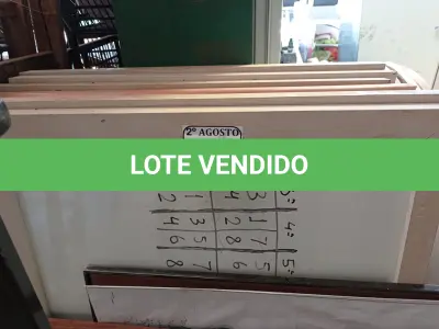 LOTE 180 - 06 QUADROS DE ESCREVER TAMANHOS DIVERSOS. (NO ESTADO) ATENÇÃO! FAZER A VISITAÇÃO ANTES DE ARREMATAR, NÃO SABEMOS SE FUNCIONA. LEILÃO NÃO TEM GARANTIA E NEM DEVOLUÇÃO, SUJEITO A POSSÍVEIS AVARIAS VISÍVEIS/OCULTAS E/OU AUSÊNCIA DE COMPONENTES.