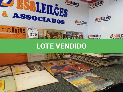 LOTE 059 - 43 DISCOS DIVERSOS. (NO ESTADO) ATENÇÃO! FAZER A VISITAÇÃO ANTES DE ARREMATAR, NÃO SABEMOS SE FUNCIONA. LEILÃO NÃO TEM GARANTIA E NEM DEVOLUÇÃO, SUJEITO A POSSÍVEIS AVARIAS VISÍVEIS/OCULTAS E/OU AUSÊNCIA DE COMPONENTES.