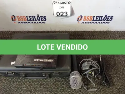 LOTE 023 - 01 SISTEMA DE MICROFONE SEM FIO COM 01 MICROFONE MS115-UHF (NO ESTADO) ATENÇÃO! FAZER A VISITAÇÃO ANTES DE ARREMATAR, NÃO SABEMOS SE FUNCIONA. LEILÃO NÃO TEM GARANTIA E NEM DEVOLUÇÃO, SUJEITO A POSSÍVEIS AVARIAS VISÍVEIS/OCULTAS E/OU AUSÊNCIA DE COMPONENTES.