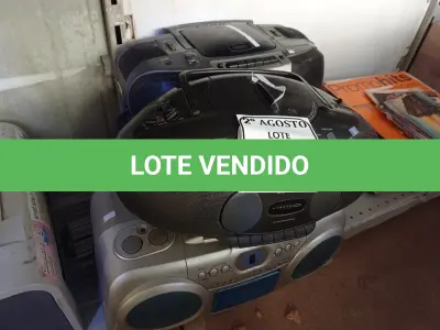 LOTE 056 - 04 RÁDIOS MARCAS E MODELOS DIVERSOS. (NO ESTADO) ATENÇÃO! FAZER A VISITAÇÃO ANTES DE ARREMATAR, NÃO SABEMOS SE FUNCIONA. LEILÃO NÃO TEM GARANTIA E NEM DEVOLUÇÃO, SUJEITO A POSSÍVEIS AVARIAS VISÍVEIS/OCULTAS E/OU AUSÊNCIA DE COMPONENTES.