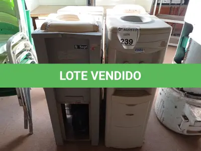 LOTE 239 - 04 BEBEDOUROS PARA GARRAFÃO MARCAS E MODELOS DIVERSOS PARA A RETIRADA DE PEÇAS. (NO ESTADO) ATENÇÃO! FAZER A VISITAÇÃO ANTES DE ARREMATAR, NÃO SABEMOS SE FUNCIONA. LEILÃO NÃO TEM GARANTIA E NEM DEVOLUÇÃO, SUJEITO A POSSÍVEIS AVARIAS VISÍVEIS/OCULTAS E/OU AUSÊNCIA DE COMPONENTES.