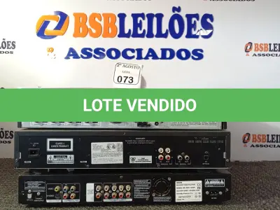 LOTE 073 - 03 APARELHOS DVD DE MARCAS E MODELOS DIVERSOS. (NO ESTADO) ATENÇÃO! FAZER A VISITAÇÃO ANTES DE ARREMATAR, NÃO SABEMOS SE FUNCIONA. LEILÃO NÃO TEM GARANTIA E NEM DEVOLUÇÃO, SUJEITO A POSSÍVEIS AVARIAS VISÍVEIS/OCULTAS E/OU AUSÊNCIA DE COMPONENTES.