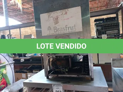 LOTE 253 - 01 CARRINHO EM INOX E 01 REFRESQUEIRA EM INOX. (NO ESTADO) ATENÇÃO! FAZER A VISITAÇÃO ANTES DE ARREMATAR, NÃO SABEMOS SE FUNCIONA. LEILÃO NÃO TEM GARANTIA E NEM DEVOLUÇÃO, SUJEITO A POSSÍVEIS AVARIAS VISÍVEIS/OCULTAS E/OU AUSÊNCIA DE COMPONENTES.