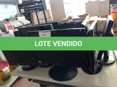 LOTE 165 - 10 MONITORES LCD MARCAS E MODELOS DIVERSOS PARA A RETIRADA DE PEÇAS. (NO ESTADO) ATENÇÃO! FAZER A VISITAÇÃO ANTES DE ARREMATAR, NÃO SABEMOS SE FUNCIONA. LEILÃO NÃO TEM GARANTIA E NEM DEVOLUÇÃO, SUJEITO A POSSÍVEIS AVARIAS VISÍVEIS/OCULTAS E/OU AUSÊNCIA DE COMPONENTES.