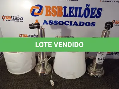 LOTE 042 - 02 ABAJUR LAMP COM AVARIAS. (NO ESTADO EM QUE SE ENCONTRA. SUJEITO A AVARIAS OCULTAS/VISÍVEIS.) AU2173M  AU2172P