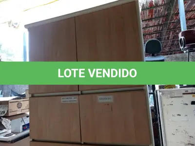 LOTE 236 - 01 ARMÁRIO ALTO COM 08 GAVETAS 02 PORTAS PARA PASTAS SUSPENSAS. (NO ESTADO) ATENÇÃO! FAZER A VISITAÇÃO ANTES DE ARREMATAR, NÃO SABEMOS SE FUNCIONA. LEILÃO NÃO TEM GARANTIA E NEM DEVOLUÇÃO, SUJEITO A POSSÍVEIS AVARIAS VISÍVEIS/OCULTAS E/OU AUSÊNCIA DE COMPONENTES.