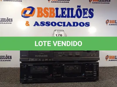 LOTE 176 - 02 TOCA FITAS SENDO 01 PHILIPHS COM DOIS TAPES E O OUTRO COM APENAS UM MARCA TECHNICS. (NO ESTADO) ATENÇÃO! FAZER A VISITAÇÃO ANTES DE ARREMATAR, NÃO SABEMOS SE FUNCIONA. LEILÃO NÃO TEM GARANTIA E NEM DEVOLUÇÃO, SUJEITO A POSSÍVEIS AVARIAS VISÍVEIS/OCULTAS E/OU AUSÊNCIA DE COMPONENTES.