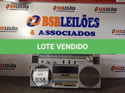 LOTE 038 - 01 RADIO 2 EM 1 MARCA TOSHIBA DE MODELO RT-110S. (NO ESTADO) ATENÇÃO! FAZER A VISITAÇÃO ANTES DE ARREMATAR, NÃO SABEMOS SE FUNCIONA. LEILÃO NÃO TEM GARANTIA E NEM DEVOLUÇÃO, SUJEITO A POSSÍVEIS AVARIAS VISÍVEIS/OCULTAS E/OU AUSÊNCIA DE COMPONENTES.