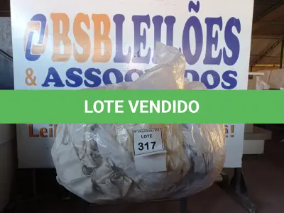 LOTE 317 - 01 LOTE COM 20 CORTINAS DIVERSAS (SACKS WITH CURTAINS). (NO ESTADO EM QUE SE ENCONTRA. SUJEITO A AVARIAS OCULTAS/VISÍVEIS.) 0000083