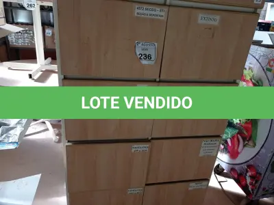 LOTE 236 - 01 ARMÁRIO ALTO COM 08 GAVETAS 02 PORTAS PARA PASTAS SUSPENSAS. (NO ESTADO) ATENÇÃO! FAZER A VISITAÇÃO ANTES DE ARREMATAR, NÃO SABEMOS SE FUNCIONA. LEILÃO NÃO TEM GARANTIA E NEM DEVOLUÇÃO, SUJEITO A POSSÍVEIS AVARIAS VISÍVEIS/OCULTAS E/OU AUSÊNCIA DE COMPONENTES.