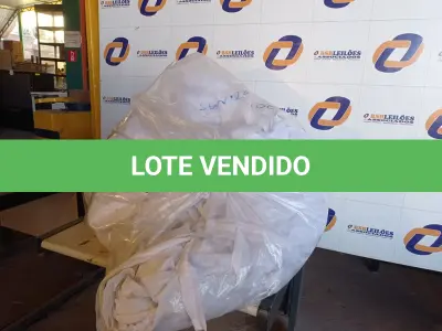 LOTE 311 - 01 LOTE COM 20 CORTINAS DIVERSAS (SACKS WITH CURTAINS). (NO ESTADO EM QUE SE ENCONTRA. SUJEITO A AVARIAS OCULTAS/VISÍVEIS.) 0000083