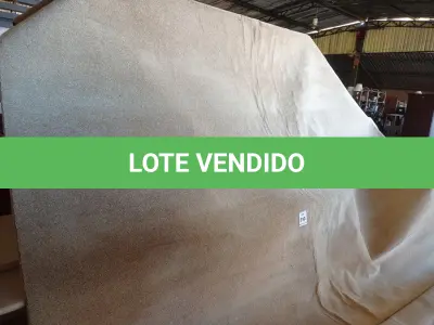 LOTE 310 - 01 TAPETE (RUG). (NO ESTADO EM QUE SE ENCONTRA. SUJEITO A AVARIAS OCULTAS/VISÍVEIS.) BH1643M