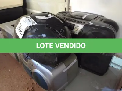 LOTE 056 - 04 RÁDIOS MARCAS E MODELOS DIVERSOS. (NO ESTADO) ATENÇÃO! FAZER A VISITAÇÃO ANTES DE ARREMATAR, NÃO SABEMOS SE FUNCIONA. LEILÃO NÃO TEM GARANTIA E NEM DEVOLUÇÃO, SUJEITO A POSSÍVEIS AVARIAS VISÍVEIS/OCULTAS E/OU AUSÊNCIA DE COMPONENTES.