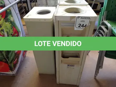 LOTE 244 - 03 BEBEDOUROS PARA GARRAFÃO MARCAS E MODELOS DIVERSOS. (NO ESTADO) ATENÇÃO! FAZER A VISITAÇÃO ANTES DE ARREMATAR, NÃO SABEMOS SE FUNCIONA. LEILÃO NÃO TEM GARANTIA E NEM DEVOLUÇÃO, SUJEITO A POSSÍVEIS AVARIAS VISÍVEIS/OCULTAS E/OU AUSÊNCIA DE COMPONENTES.