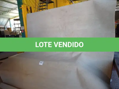 LOTE 305 - 01 TAPETE (RUG). (NO ESTADO EM QUE SE ENCONTRA. SUJEITO A AVARIAS OCULTAS/VISÍVEIS.) BF8643L