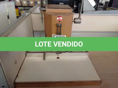 LOTE 209 - 01 FURADOR GRÁFICO INDUSTRIAL. (NO ESTADO) ATENÇÃO! FAZER A VISITAÇÃO ANTES DE ARREMATAR, NÃO SABEMOS SE FUNCIONA. LEILÃO NÃO TEM GARANTIA E NEM DEVOLUÇÃO, SUJEITO A POSSÍVEIS AVARIAS VISÍVEIS/OCULTAS E/OU AUSÊNCIA DE COMPONENTES.
