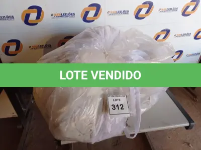 LOTE 312 - 01 LOTE COM 20 CORTINAS DIVERSAS (SACKS WITH CURTAINS). (NO ESTADO EM QUE SE ENCONTRA. SUJEITO A AVARIAS OCULTAS/VISÍVEIS.) 0000083