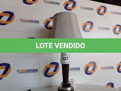 LOTE 327 - 01 ABAJUR COM A CÚPULA (LAMPHOSEHOLD, TABLE) (NO ESTADO EM QUE SE ENCONTRA. SUJEITO A AVARIAS OCULTAS/VISÍVEIS.) BF8555A 