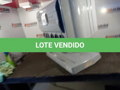 LOTE 100 - 01 CAFETEIRA CAFEMATIC. (NO ESTADO) ATENÇÃO! FAZER A VISITAÇÃO ANTES DE ARREMATAR, NÃO SABEMOS SE FUNCIONA. LEILÃO NÃO TEM GARANTIA E NEM DEVOLUÇÃO, SUJEITO A POSSÍVEIS AVARIAS VISÍVEIS/OCULTAS E/OU AUSÊNCIA DE COMPONENTES.
