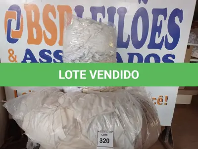 LOTE 320 - 01 LOTE COM 20 CORTINAS DIVERSAS (SACKS WITH CURTAINS). (NO ESTADO EM QUE SE ENCONTRA. SUJEITO A AVARIAS OCULTAS/VISÍVEIS.) 0000083