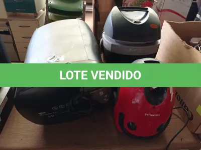 LOTE 201 - 02 ASPIRADORES DE PÓ E 01 FRAGMENTADORA DE PAPEL. (NO ESTADO) ATENÇÃO! FAZER A VISITAÇÃO ANTES DE ARREMATAR, NÃO SABEMOS SE FUNCIONA. LEILÃO NÃO TEM GARANTIA E NEM DEVOLUÇÃO, SUJEITO A POSSÍVEIS AVARIAS VISÍVEIS/OCULTAS E/OU AUSÊNCIA DE COMPONENTES.