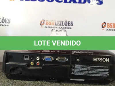 LOTE 062 - 01 PROJETOR DA MARCA EPSON DE 220V. (NO ESTADO) ATENÇÃO! FAZER A VISITAÇÃO ANTES DE ARREMATAR, NÃO SABEMOS SE FUNCIONA. LEILÃO NÃO TEM GARANTIA E NEM DEVOLUÇÃO, SUJEITO A POSSÍVEIS AVARIAS VISÍVEIS/OCULTAS E/OU AUSÊNCIA DE COMPONENTES.