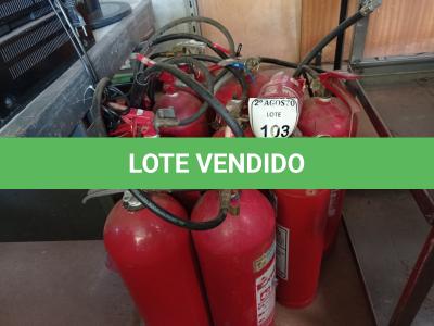 LOTE 103 - 11 EXTINTORES DE INCÊNDIO MARCAS E TAMANHOS DIVERSOS. (NO ESTADO) ATENÇÃO! FAZER A VISITAÇÃO ANTES DE ARREMATAR, NÃO SABEMOS SE FUNCIONA. LEILÃO NÃO TEM GARANTIA E NEM DEVOLUÇÃO, SUJEITO A POSSÍVEIS AVARIAS VISÍVEIS/OCULTAS E/OU AUSÊNCIA DE COMPONENTES.