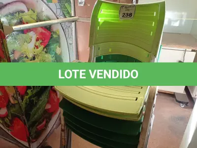 LOTE 238 - 06 CADEIRAS COM BASE DE FERRO E ACENTO E ENCOSTO EM PLÁSTICO. (NO ESTADO) ATENÇÃO! FAZER A VISITAÇÃO ANTES DE ARREMATAR, NÃO SABEMOS SE FUNCIONA. LEILÃO NÃO TEM GARANTIA E NEM DEVOLUÇÃO, SUJEITO A POSSÍVEIS AVARIAS VISÍVEIS/OCULTAS E/OU AUSÊNCIA DE COMPONENTES.