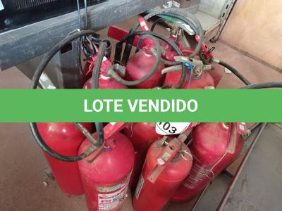 LOTE 103 - 11 EXTINTORES DE INCÊNDIO MARCAS E TAMANHOS DIVERSOS. (NO ESTADO) ATENÇÃO! FAZER A VISITAÇÃO ANTES DE ARREMATAR, NÃO SABEMOS SE FUNCIONA. LEILÃO NÃO TEM GARANTIA E NEM DEVOLUÇÃO, SUJEITO A POSSÍVEIS AVARIAS VISÍVEIS/OCULTAS E/OU AUSÊNCIA DE COMPONENTES.
