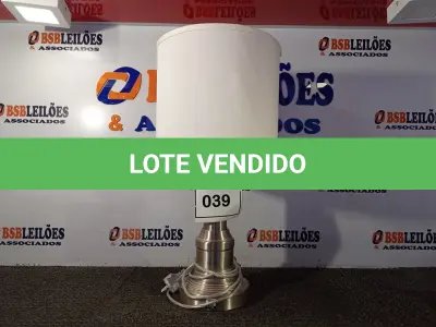 LOTE 039 - 01 ABAJUR COM CÚPULA LAMP. (NO ESTADO EM QUE SE ENCONTRA. SUJEITO A AVARIAS OCULTAS/VISÍVEIS.) BJ7414L