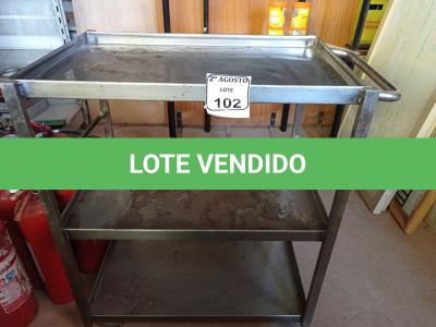 LOTE 102 - 01 CARRINHO COM 03 BANDEJAS EM INOX COM RODINHAS. (NO ESTADO) ATENÇÃO! FAZER A VISITAÇÃO ANTES DE ARREMATAR, NÃO SABEMOS SE FUNCIONA. LEILÃO NÃO TEM GARANTIA E NEM DEVOLUÇÃO, SUJEITO A POSSÍVEIS AVARIAS VISÍVEIS/OCULTAS E/OU AUSÊNCIA DE COMPONENTES.
