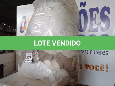 LOTE 321 - 01 LOTE COM 20 CORTINAS DIVERSAS (SACKS WITH CURTAINS). (NO ESTADO EM QUE SE ENCONTRA. SUJEITO A AVARIAS OCULTAS/VISÍVEIS.) 0000083