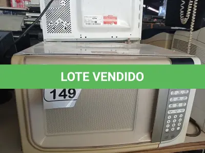 LOTE 149 - 03 MICRO-ONDAS MARCAS E MODELOS DIVERSOS SEM O PRATO PARA RETIRADA DE PEÇAS. (NO ESTADO) ATENÇÃO! FAZER A VISITAÇÃO ANTES DE ARREMATAR, NÃO SABEMOS SE FUNCIONA. LEILÃO NÃO TEM GARANTIA E NEM DEVOLUÇÃO, SUJEITO A POSSÍVEIS AVARIAS VISÍVEIS/OCULTAS E/OU AUSÊNCIA DE COMPONENTES.