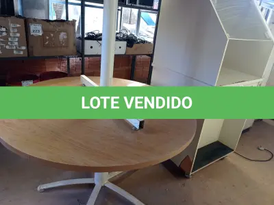 LOTE 262 - 01 MESA ASSÉPTICA E 02 MESAS REDONDAS COM BASE DE FERRO. (NO ESTADO) ATENÇÃO! FAZER A VISITAÇÃO ANTES DE ARREMATAR, NÃO SABEMOS SE FUNCIONA. LEILÃO NÃO TEM GARANTIA E NEM DEVOLUÇÃO, SUJEITO A POSSÍVEIS AVARIAS VISÍVEIS/OCULTAS E/OU AUSÊNCIA DE COMPONENTES.
