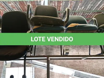 LOTE 281 - 05 CADEIRAS DE ESCRITÓRIO. (NO ESTADO) ATENÇÃO! FAZER A VISITAÇÃO ANTES DE ARREMATAR, NÃO SABEMOS SE FUNCIONA. LEILÃO NÃO TEM GARANTIA E NEM DEVOLUÇÃO, SUJEITO A POSSÍVEIS AVARIAS VISÍVEIS/OCULTAS E/OU AUSÊNCIA DE COMPONENTES.