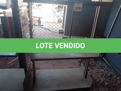 LOTE 359 - 01 ESTANTE EM FERRO COM PRATELEIRAS. (NO ESTADO) ATENÇÃO! FAZER A VISITAÇÃO ANTES DE ARREMATAR, NÃO SABEMOS SE FUNCIONA. LEILÃO NÃO TEM GARANTIA E NEM DEVOLUÇÃO, SUJEITO A POSSÍVEIS AVARIAS VISÍVEIS/OCULTAS E/OU AUSÊNCIA DE COMPONENTES.