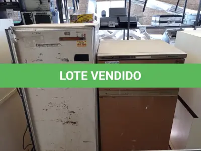 LOTE 261 - 02 GELADEIRAS MARCAS E MODELOS DIVERSOS. (NO ESTADO) ATENÇÃO! FAZER A VISITAÇÃO ANTES DE ARREMATAR, NÃO SABEMOS SE FUNCIONA. LEILÃO NÃO TEM GARANTIA E NEM DEVOLUÇÃO, SUJEITO A POSSÍVEIS AVARIAS VISÍVEIS/OCULTAS E/OU AUSÊNCIA DE COMPONENTES.