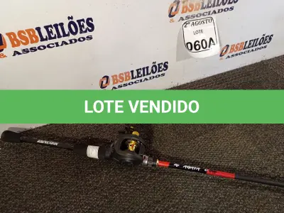 LOTE 060 - 01 CARRETILHA PARA PESCA JOYFOX LADO (RIGHT) COM VARA. (NO ESTADO) ATENÇÃO! FAZER A VISITAÇÃO ANTES DE ARREMATAR, NÃO SABEMOS SE FUNCIONA. LEILÃO NÃO TEM GARANTIA E NEM DEVOLUÇÃO, SUJEITO A POSSÍVEIS AVARIAS VISÍVEIS/OCULTAS E/OU AUSÊNCIA DE COMPONENTES.
