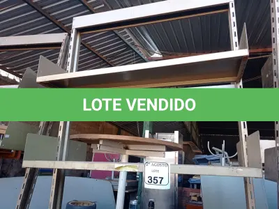 LOTE 357 - 01 ESTANTE EM FERRO COM PRATELEIRAS. (NO ESTADO) ATENÇÃO! FAZER A VISITAÇÃO ANTES DE ARREMATAR, NÃO SABEMOS SE FUNCIONA. LEILÃO NÃO TEM GARANTIA E NEM DEVOLUÇÃO, SUJEITO A POSSÍVEIS AVARIAS VISÍVEIS/OCULTAS E/OU AUSÊNCIA DE COMPONENTES.