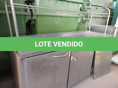 LOTE 324 - 01 BALCÃO PARA FRIOS COM 03 PORTAS EM INOX. (NO ESTADO) ATENÇÃO! FAZER A VISITAÇÃO ANTES DE ARREMATAR, NÃO SABEMOS SE FUNCIONA. LEILÃO NÃO TEM GARANTIA E NEM DEVOLUÇÃO, SUJEITO A POSSÍVEIS AVARIAS VISÍVEIS/OCULTAS E/OU AUSÊNCIA DE COMPONENTES.