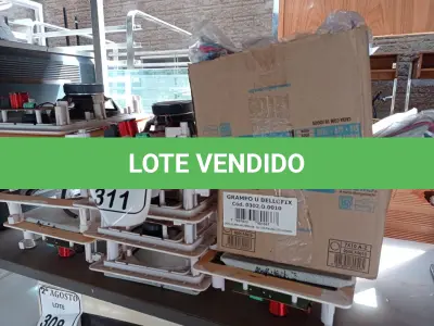 LOTE 311 - 01 LOTE COM VÁRIOS REATORES PARA LÂMPADAS FLUORESCENTES, 03 ALTO FALANTES E MATERIAIS DIVERSOS. (NO ESTADO) ATENÇÃO! FAZER A VISITAÇÃO ANTES DE ARREMATAR, NÃO SABEMOS SE FUNCIONA. LEILÃO NÃO TEM GARANTIA E NEM DEVOLUÇÃO, SUJEITO A POSSÍVEIS AVARIAS VISÍVEIS/OCULTAS E/OU AUSÊNCIA DE COMPONENTES.