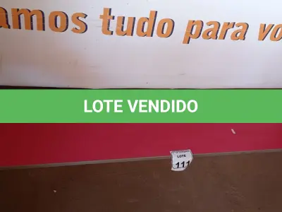 LOTE 111 - 01 BANCO NA COR VERMELHA. (NO ESTADO) ATENÇÃO! FAZER A VISITAÇÃO ANTES DE ARREMATAR, NÃO SABEMOS SE FUNCIONA. LEILÃO NÃO TEM GARANTIA E NEM DEVOLUÇÃO, SUJEITO A POSSÍVEIS AVARIAS VISÍVEIS/OCULTAS E/OU AUSÊNCIA DE COMPONENTES.