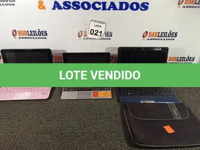 LOTE 021 - 03 NETBOOKS MARCAS E MODELOS DIVERSOS. (NO ESTADO) ATENÇÃO! FAZER A VISITAÇÃO ANTES DE ARREMATAR, NÃO SABEMOS SE FUNCIONA. LEILÃO NÃO TEM GARANTIA E NEM DEVOLUÇÃO, SUJEITO A POSSÍVEIS AVARIAS VISÍVEIS/OCULTAS E/OU AUSÊNCIA DE COMPONENTES.