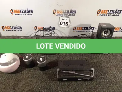LOTE 016 - 01 LOTE COM RÁDIOS E CAIXINHAS DE SOM MARCAS E MODELOS DIVERSOS. (NO ESTADO) ATENÇÃO! FAZER A VISITAÇÃO ANTES DE ARREMATAR, NÃO SABEMOS SE FUNCIONA. LEILÃO NÃO TEM GARANTIA E NEM DEVOLUÇÃO, SUJEITO A POSSÍVEIS AVARIAS VISÍVEIS/OCULTAS E/OU AUSÊNCIA DE COMPONENTES.