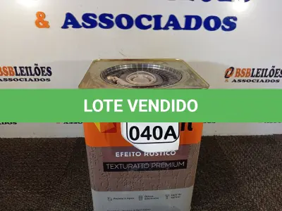 LOTE 040 - 01 LATA DE TINTA TEXTURATTO PREMIUM EFEITO RÚSTICO INTERIOR/EXTERIOR SUVINIL 25KG. (NO ESTADO) ATENÇÃO! FAZER A VISITAÇÃO ANTES DE ARREMATAR, NÃO SABEMOS SE FUNCIONA. LEILÃO NÃO TEM GARANTIA E NEM DEVOLUÇÃO, SUJEITO A POSSÍVEIS AVARIAS VISÍVEIS/OCULTAS E/OU AUSÊNCIA DE COMPONENTES.