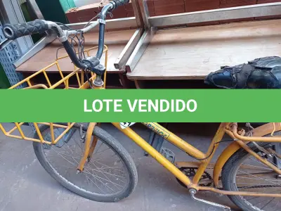 LOTE 341 - 01 BICICLETA ARO 26 CARGUEIRA NA COR AMARELA.  (NO ESTADO) ATENÇÃO! FAZER A VISITAÇÃO ANTES DE ARREMATAR, NÃO SABEMOS SE FUNCIONA. LEILÃO NÃO TEM GARANTIA E NEM DEVOLUÇÃO, SUJEITO A POSSÍVEIS AVARIAS VISÍVEIS/OCULTAS E/OU AUSÊNCIA DE COMPONENTES.