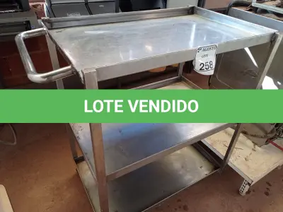 LOTE 258 - 01 CARRINHO EM INOX COM 03 COMPARTIMENTOS. (NO ESTADO) ATENÇÃO! FAZER A VISITAÇÃO ANTES DE ARREMATAR, NÃO SABEMOS SE FUNCIONA. LEILÃO NÃO TEM GARANTIA E NEM DEVOLUÇÃO, SUJEITO A POSSÍVEIS AVARIAS VISÍVEIS/OCULTAS E/OU AUSÊNCIA DE COMPONENTES.